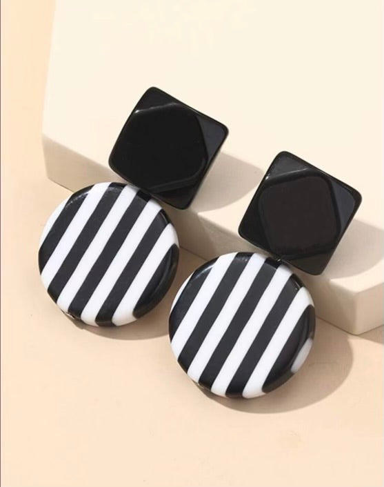 Black & white stripe earring